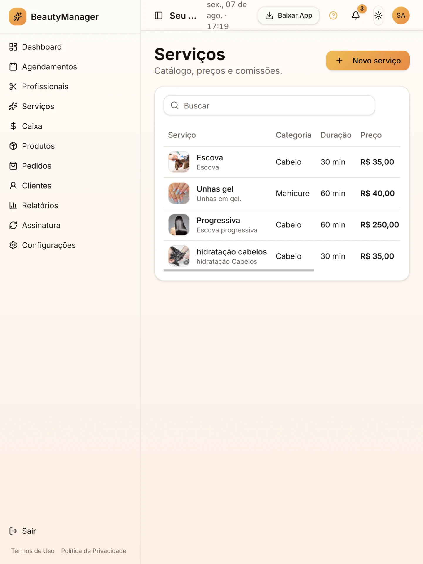 Tela do módulo Catálogo com foto, duração e preço no BeautyManager